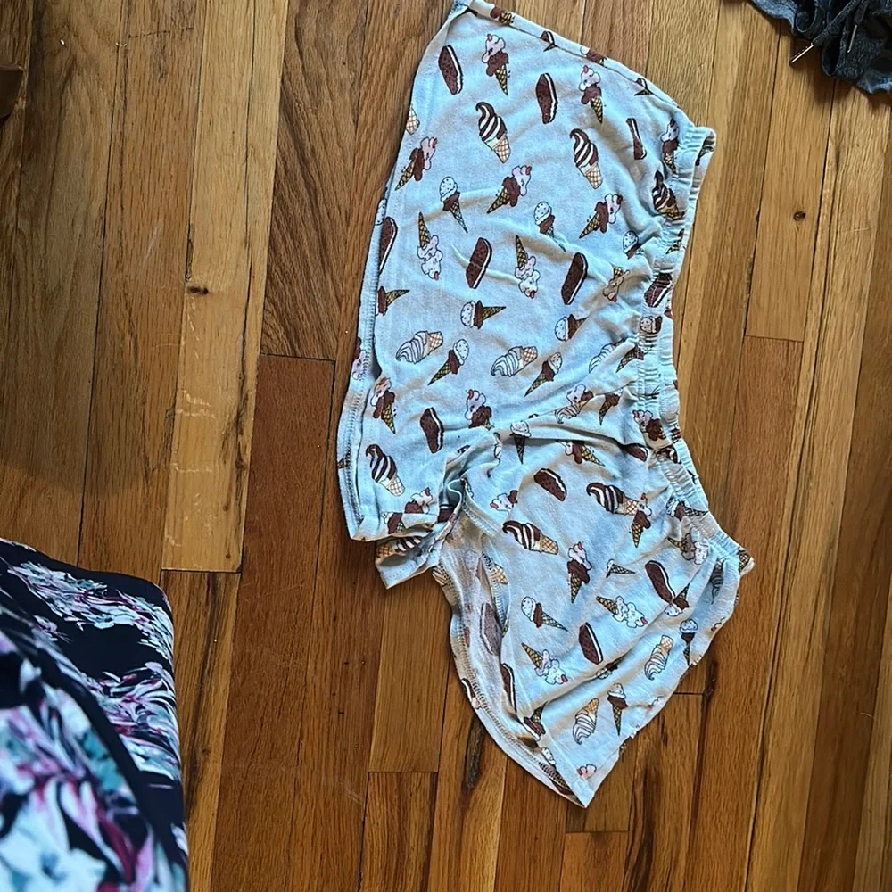 Pajama shorts - Picture 1 of 2